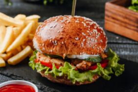 Hi-Ho Burgers & Brews hamburger