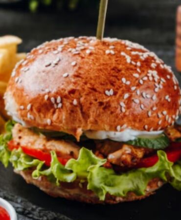 Hi-Ho Burgers & Brews hamburger