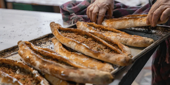 Hileli gıda güvenliği listesi güncellendi: Pideden at ve eşek eti çıktı
