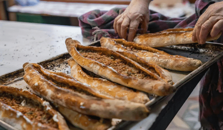 Hileli gıda güvenliği listesi güncellendi Pideden at ve eşek eti çıktı