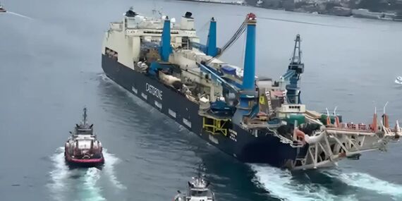 İstanbul Boğazı’nda gemi trafiği çift yönlü askıya alındı