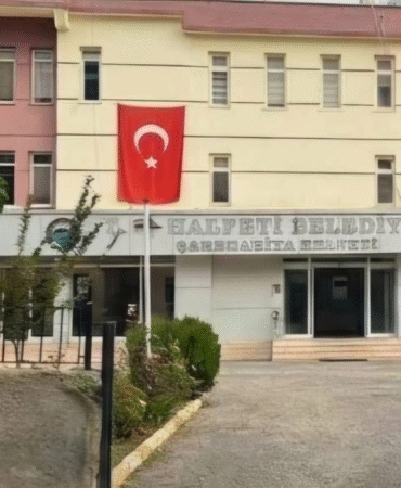 Kayyım yönetimindeki Halfeti Belediyesi’ne operasyon Eski AKP'li belediye başkanı da dahil 49 gözaltı!