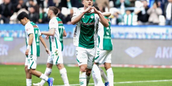 Konyaspor Fatih Karagümrük karşısında 3 puanı üç golle aldı!