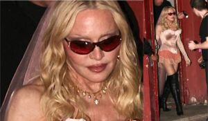 Madonna yeni albümünün tanıtımı için parti düzenledi.