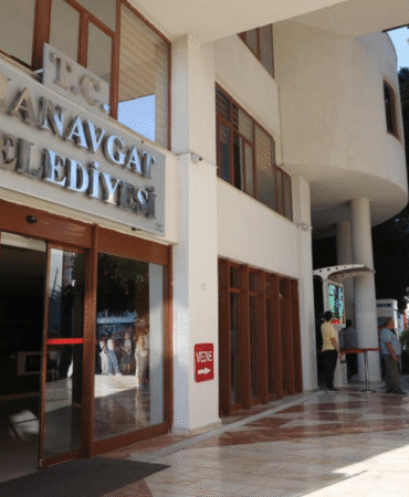 Manavgat Belediyesi’ne operasyon! 21 kişi gözaltına alındı