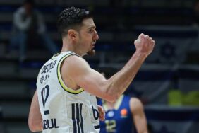 Nando de Colo'dan emeklilik kararı