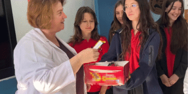 Öğrencilerden öğretmenlerine sevimli jest Küçük bir çikolata, büyük bir sevgi