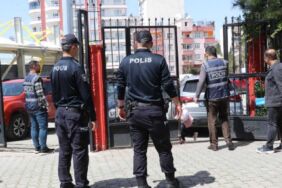 Okul ismi verip tehdit etti Evinde tabancalar ele geçirildi!
