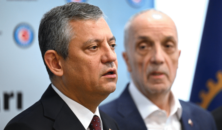 Özgür Özel, ittifak tartışmalarına cevap verdi: ‘Ziyaretlerimi hatırlayın’