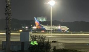 Pilot istifra etti Uçak Antalya'ya acil iniş yaptı