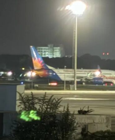 Pilot istifra etti Uçak Antalya'ya acil iniş yaptı