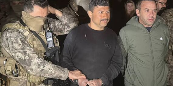 Polis ekibine silahlı saldırı: 2 polis yaralı