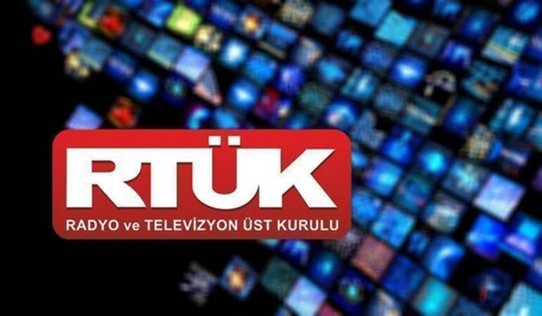 RTÜK’ten yaptırım kararı: 4 kanal ve 3 dijital platforma eleştiri sınırı ve şiddet gerekçesiyle ceza