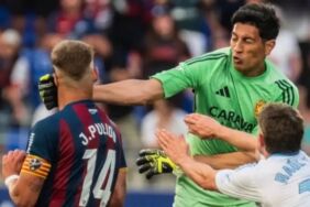 Rakibine yumruk atan Arjantinli kaleci Esteban Andrada'ya rekor ceza!