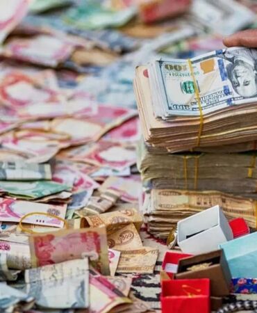 Savaşın görünmeyen cephesi İran'ın ekonomik gücü dağılmış durumda