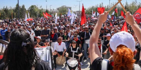 Sendikalardan geri adım yok: ‘Pazartesi yeniden meydandayız’