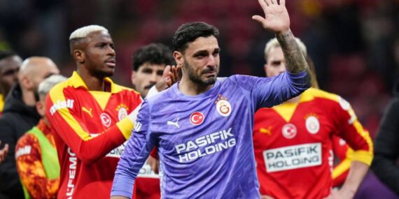 Taraftar tepki gösterdi, takım sahip çıktı: Günay Güvenç gözyaşlarını tutamadı!