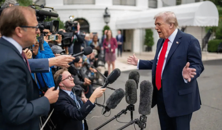 Trump’tan bilgi sızıntısına öfke nöbetleri Gazetecilere hapis tehdidi savurdu