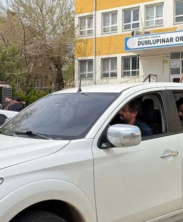 Valilikten açıklama Şanlıurfa'da müdür yardımcısına bıçaklı saldırı!