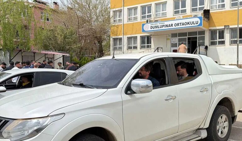 Valilikten açıklama Şanlıurfa'da müdür yardımcısına bıçaklı saldırı!