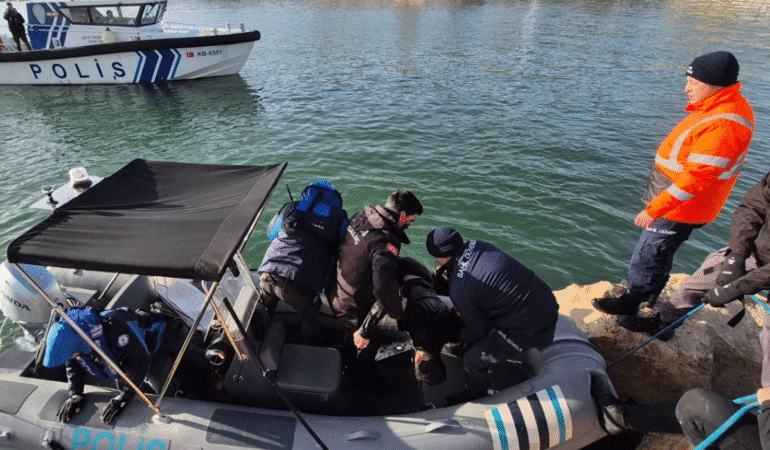 Van Gölü’nde kaybolan Boran’dan kötü haber...