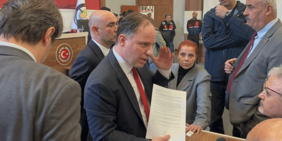 Zonguldak’ta geçersiz oy krizi: İl Genel Meclisi oylamasında arbede yaşandı