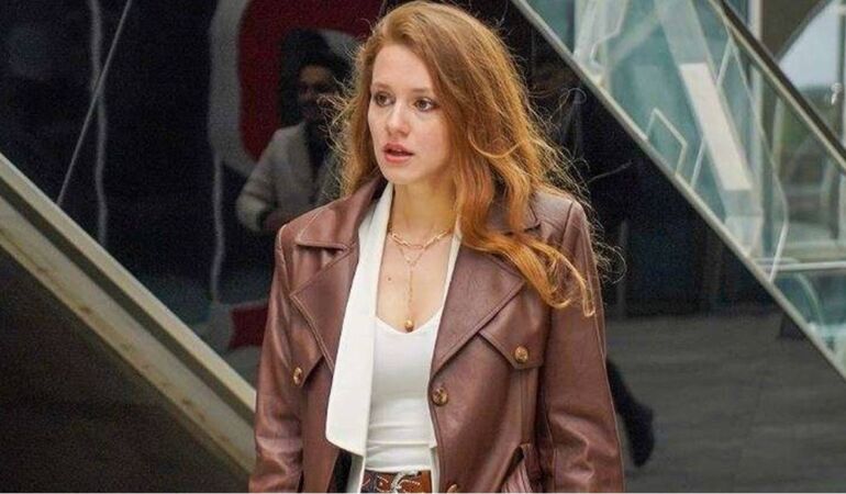 Hakkında gözaltı kararı verilen Ahsen Eroğlu ifade vermek için İstanbul’a geldi
