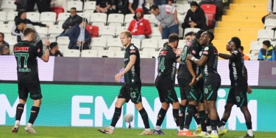 TÜMOSAN KONYASPOR ANTALYA’DA 3 PUANI KAPTI! 2 GOLLE ZAFER