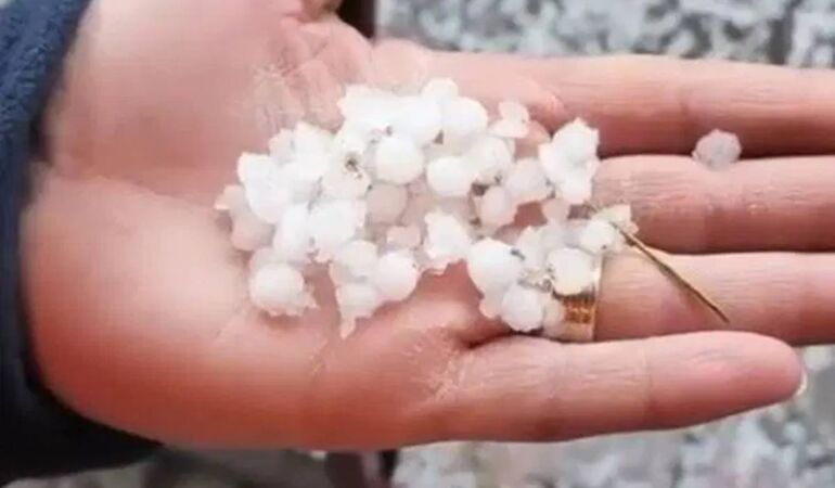 AKOM uyarmıştı: İstanbul’da şiddetli dolu yağışı başladı!