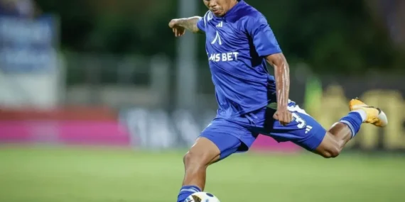 Beşiktaş’ta sol bek hamlesi: Gözler Maicon’da