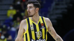 fenerbahceden-flas-transfer-hamlesi-nando-de-colo-geri-donuyor-syjz