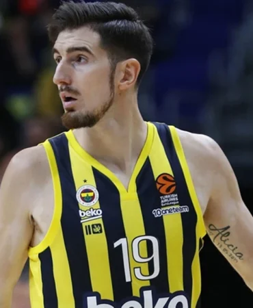 fenerbahceden-flas-transfer-hamlesi-nando-de-colo-geri-donuyor-syjz