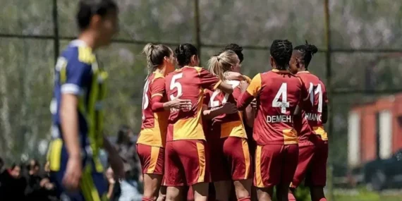 Galatasaray Gain kadınlar derbisinde Fenerbahçe arsaVev devirdi! Nefes kesen mücadelede 5 gollü zafer