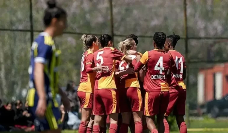 Galatasaray Gain kadınlar derbisinde Fenerbahçe arsaVev devirdi! Nefes kesen mücadelede 5 gollü zafer