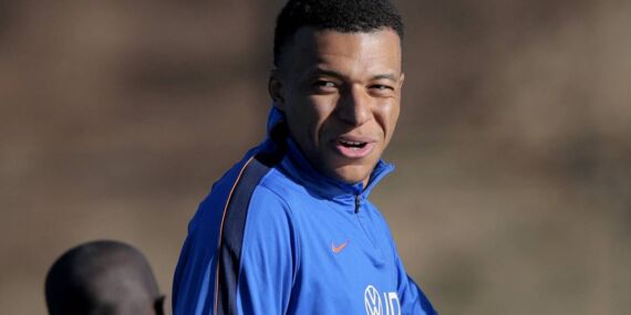 Mbappe’den tepki çeken hareket: Kante’yi göstererek…