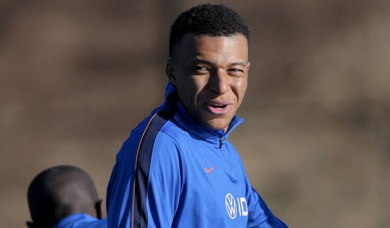 Mbappe’den tepki çeken hareket: Kante’yi göstererek…