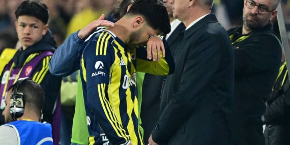 Fenerbahçe’nin Kayserispor maçı kamp kadrosu açıklandı: Üç yıldız listede yer almadı!