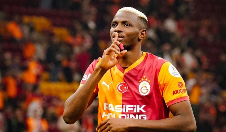 victor-osimhen-galatasaraya-oyle-birini-getiriyor-ki-ikna-oldu-bile-taraftarlar-havalimanina-akin-edecek-7gdw