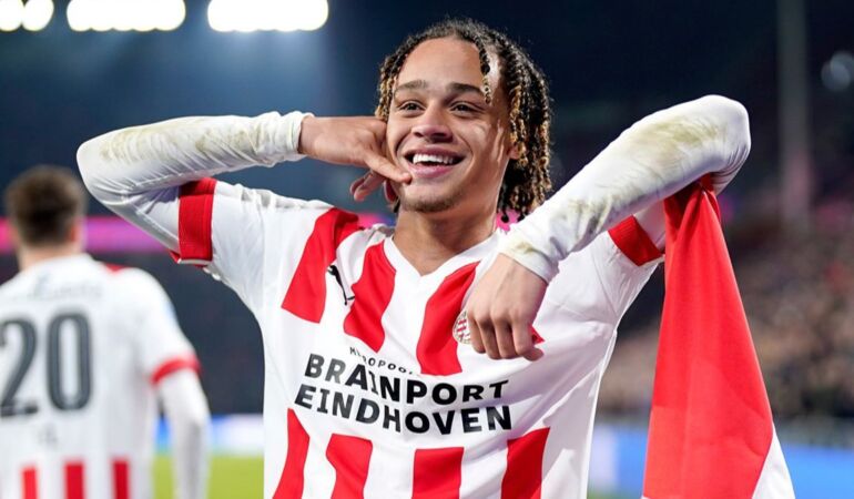 xavi-simons-psv-ile-kulle-944_2-41