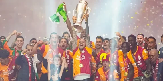Şampiyon Galatasaray kupasını kaldırdı! RAMS Park’ta tarihi gece