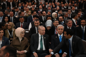 AKP grup toplantısında sessizlik kararı Bakanlardan açıklama yapmamaları istendi