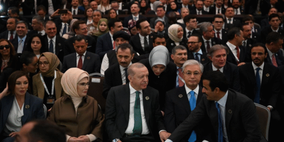 AKP grup toplantısında sessizlik kararı: Bakanlardan açıklama yapmamaları istendi
