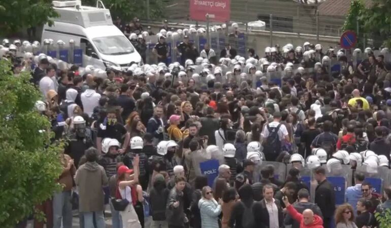 Bilgi Üniversitesi’ndeki eyleme polis ablukası