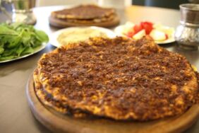 Bodrum’da lüks tatilin bedeli ağırlaştı Lahmacun Euro ile satılıyor