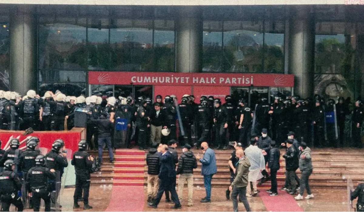 CHP Genel Merkezi'ne polis müdahalesi