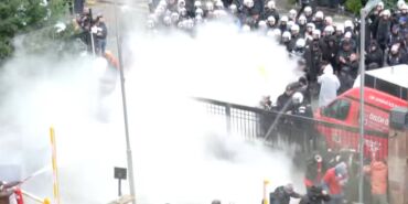 CHP Genel Merkezi'ne polis müdahalesi