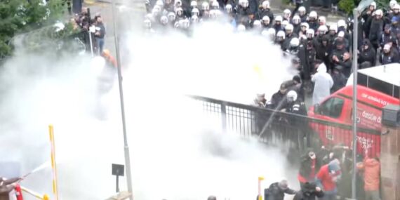 CHP Genel Merkezi’ne çok sert polis müdahalesi