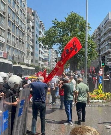 Cumhuriyet Meydanı ablukaya alındı