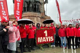 DİSK, Taksim'e çelenk bıraktı