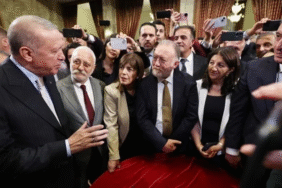 Dem Partili Saruhan Oluç'un 'süreç' açıklaması 'Meseleye seçim gözüyle bakılmamalı'